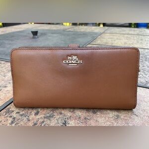 Coach skinny wallet in saddle